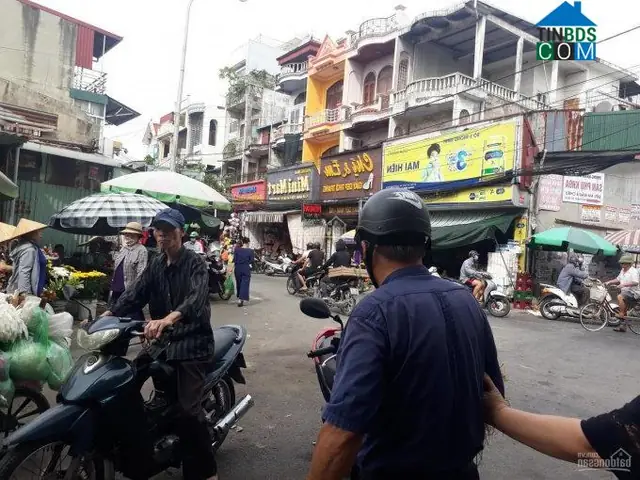Chợ 200 Xóm Chiếu Quận 4: Cẩm Nang Khám Phá Chợ Đặc Sắc Nhất Sài Gòn