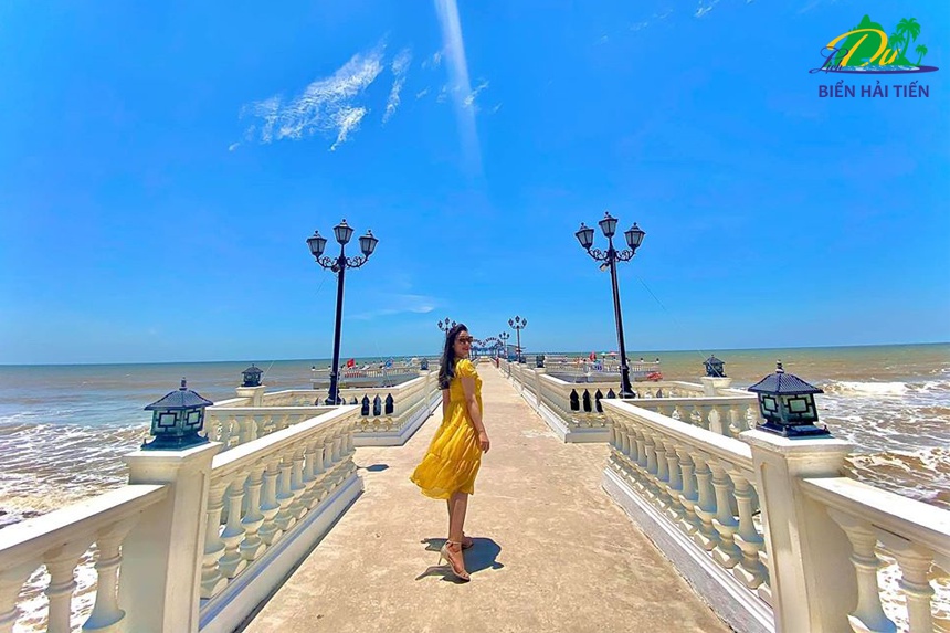 chụp ảnh ở biển hải tiến