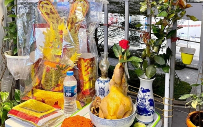 đặt gà cúng quay đầu vào trong hay ra ngoài - Hình 2