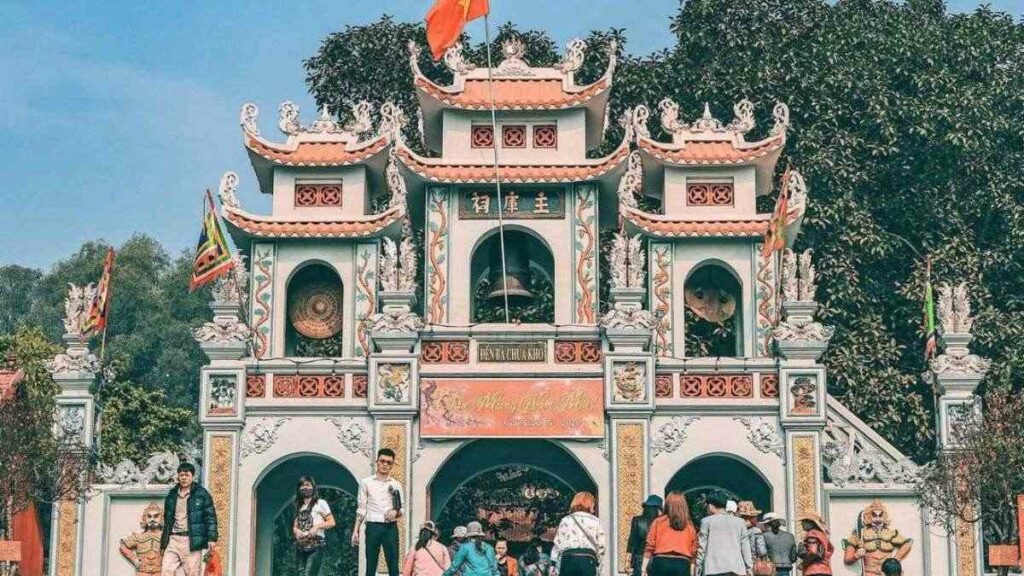 đền bà chúa kho trung cơ - Hình 2