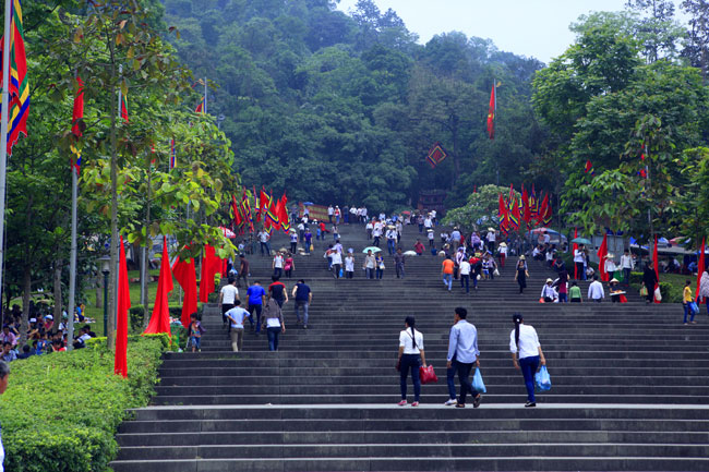đền hùng có bao nhiêu bậc - Hình 3