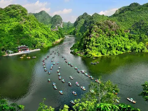 Cẩm Nang Ninh Bình: 10 Địa Điểm Tham Quan Đáng Để Bạn Lập Kế Hoạch Ngay