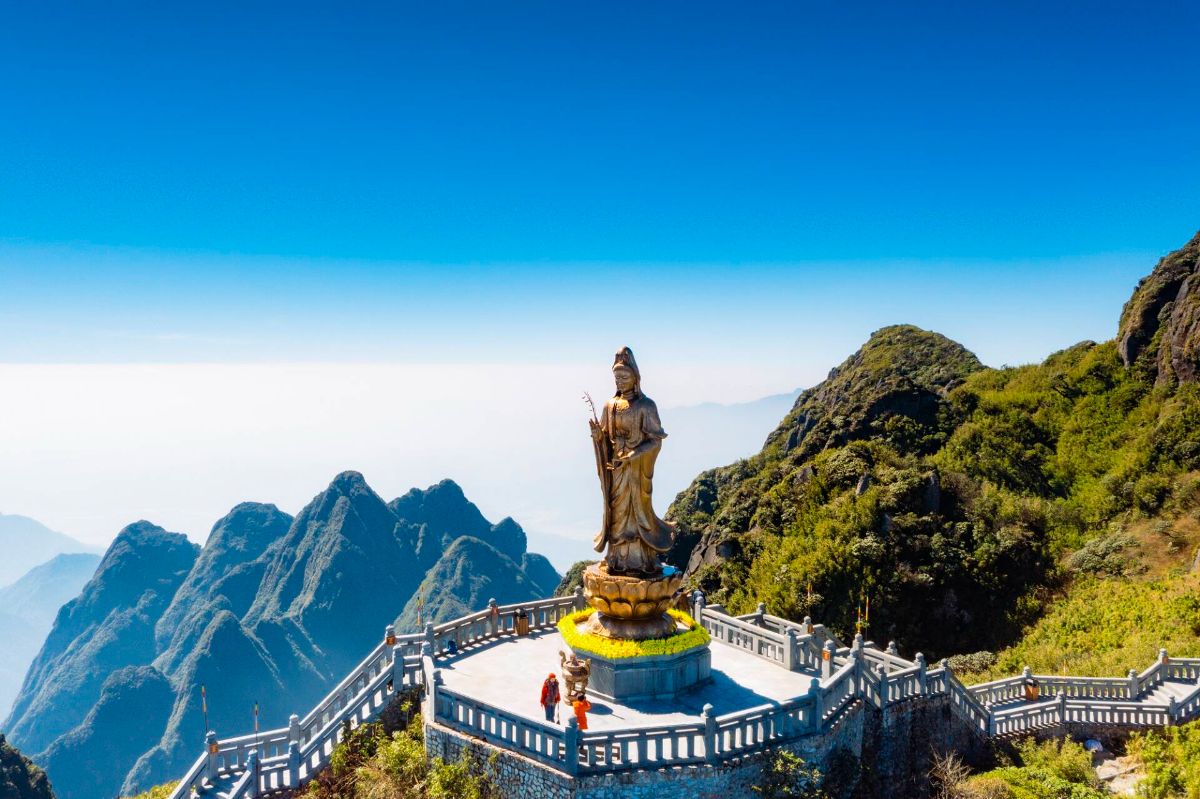 du lịch tâm linh là gì