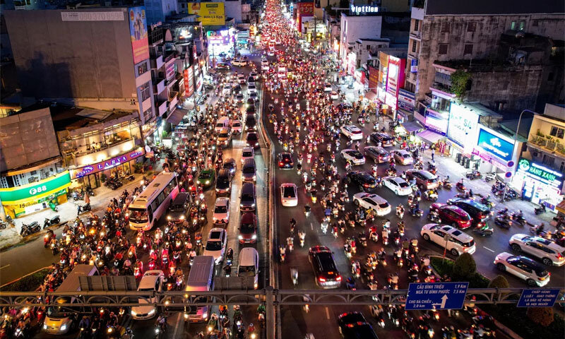 how many people live in saigon - Hình 3