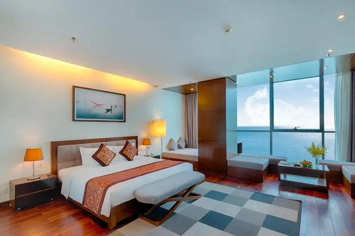 Đánh Giá Chi Tiết Top Khách Sạn 5 Sao Đà Nẵng: Từ Biệt Thự Sang Chảnh Đến Resort Gia Đình