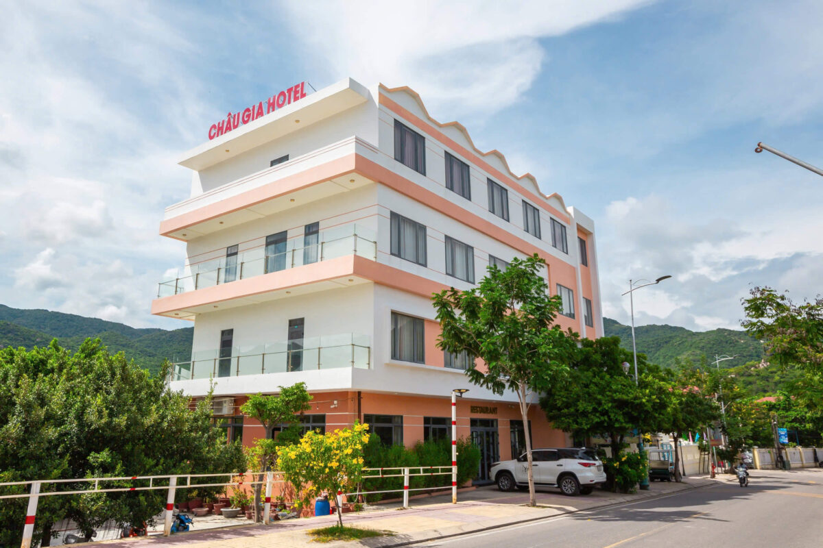 khách sạn đẹp ở vĩnh hy - Hình 2