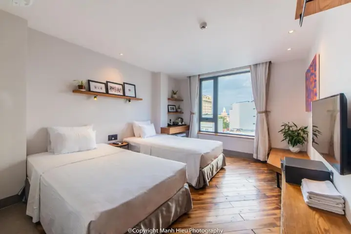Đánh Giá Khách Sạn Mojzo Inn Nha Trang: Trải Nghiệm Thực Tế & Phân Tích Chi Tiết