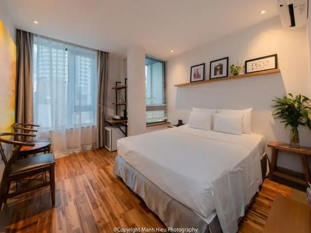 Đánh Giá Khách Sạn Mojzo Inn Nha Trang: Trải Nghiệm Thực Tế & Phân Tích Chi Tiết