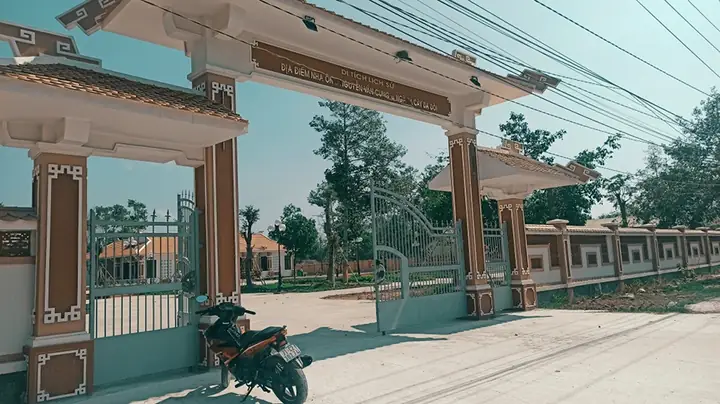 Khu Di Tích Cây Da Đôi Là Gì? Hướng Dẫn Tham Quan Chi Tiết