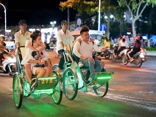Cẩm Nang Du Lịch Nha Trang Tự Túc Hoàn Chỉnh: Bí Kíp Khám Phá Thành Phố Biển Từ A-z Cẩm Nang Du Lịch Nha Trang Tự Túc Hoàn Chỉnh: Bí Kíp Khám Phá Thành Phố Biển Từ A-z