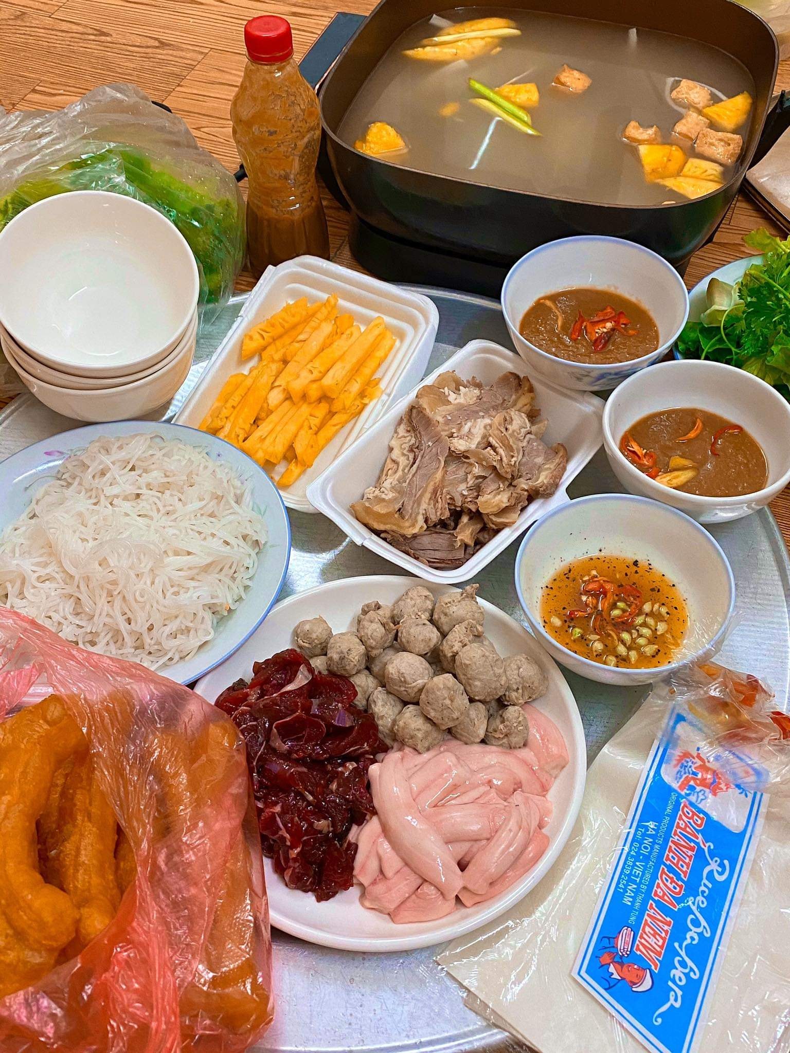 lẩu bò nhúng dấm hoè nhai - Hình 1