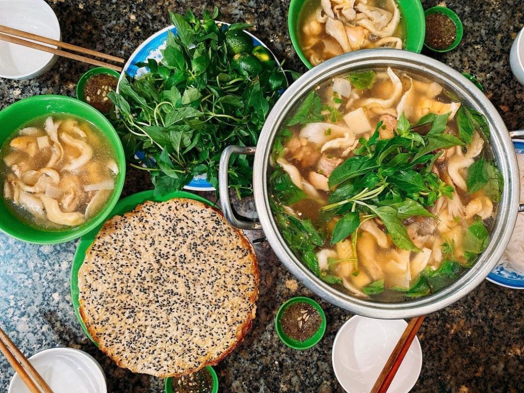 lẩu gà lá é mỹ mỹ - Hình 1
