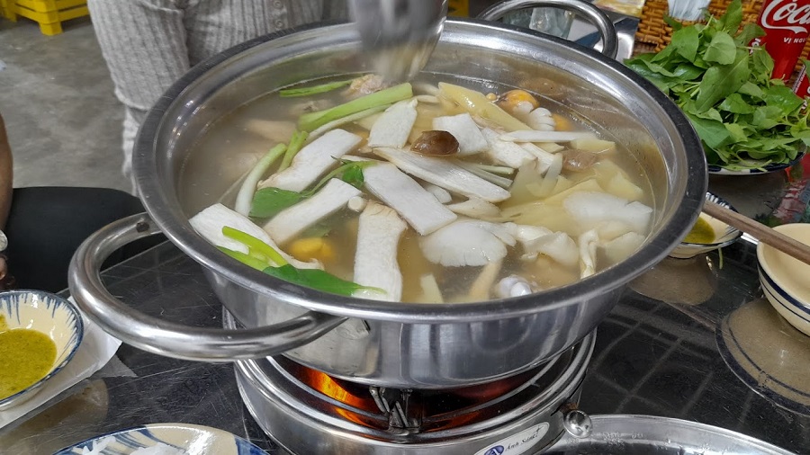 lẩu gà lá é quận 1 - Hình 2