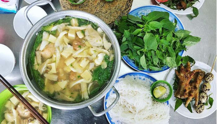 lẩu gà lá é tân bình - Hình 3