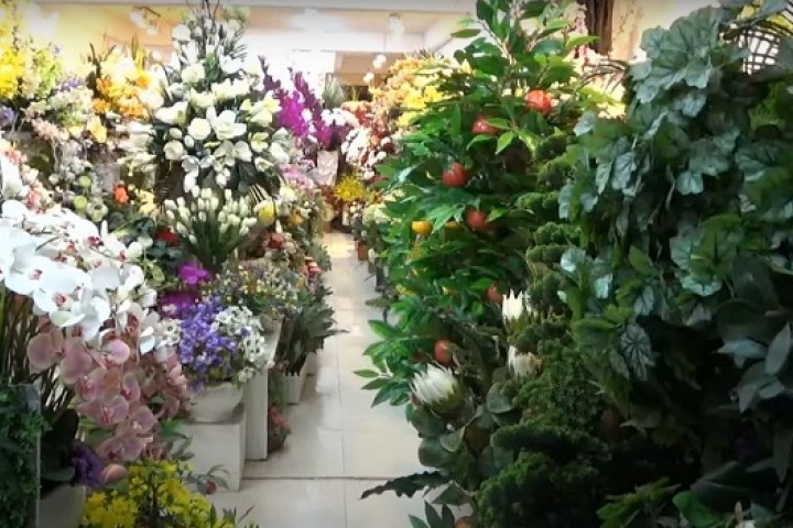 mua hoa giả ở chợ lớn