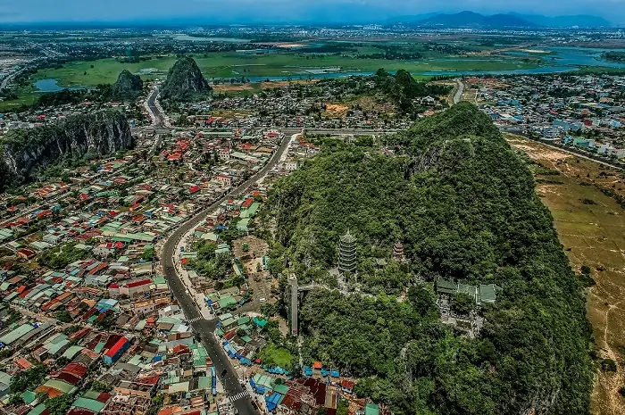 Ngũ Hành Sơn Đà Nẵng Có Gì? Khám Phá Toàn Bộ 6 Ngọn Núi, Hang Động Và Làng Đá Non Nước Ngũ Hành Sơn Đà Nẵng Có Gì? Khám Phá Toàn Bộ 6 Ngọn Núi, Hang Động Và Làng Đá Non Nước