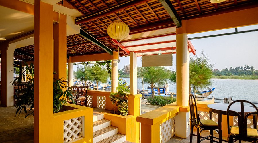 nhà hàng hoa hiên hội an