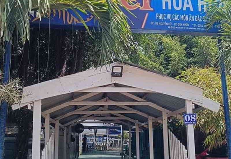 Không gian nhà hàng Hoa Hoa Quy Nhơn phục vụ hải sản tươi sống