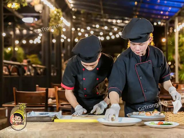 Review Nhà Hàng Hải Sản Ngọc Hương Đà Nẵng: Trải Nghiệm View Biển Mỹ Khê Và Chất Lượng Thực Tế