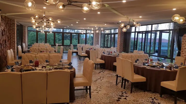 Nhà Hàng Phương Nam Hạ Long: Đánh Giá Chi Tiết Về Không Gian, Hải Sản Và Dịch Vụ Nhà Hàng Phương Nam Hạ Long: Đánh Giá Chi Tiết Về Không Gian, Hải Sản Và Dịch Vụ