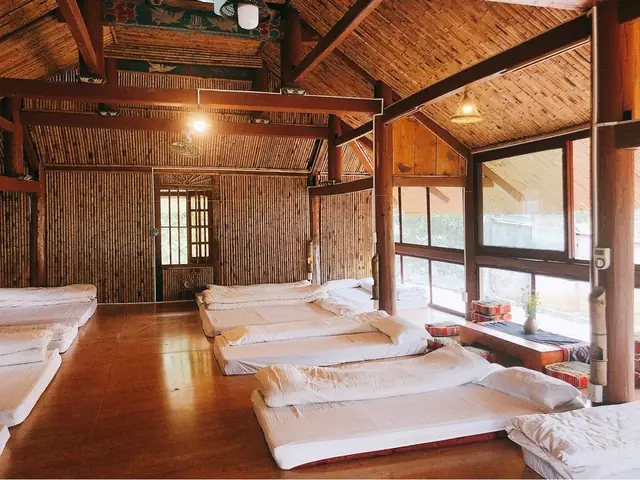 Đánh Giá Chi Tiết Nhà Nghỉ Cộng Đồng Mộc Châu Nga Béo: Trải Nghiệm Homestay Đích Thực Vùng Cao Đánh Giá Chi Tiết Nhà Nghỉ Cộng Đồng Mộc Châu Nga Béo: Trải Nghiệm Homestay Đích Thực Vùng Cao