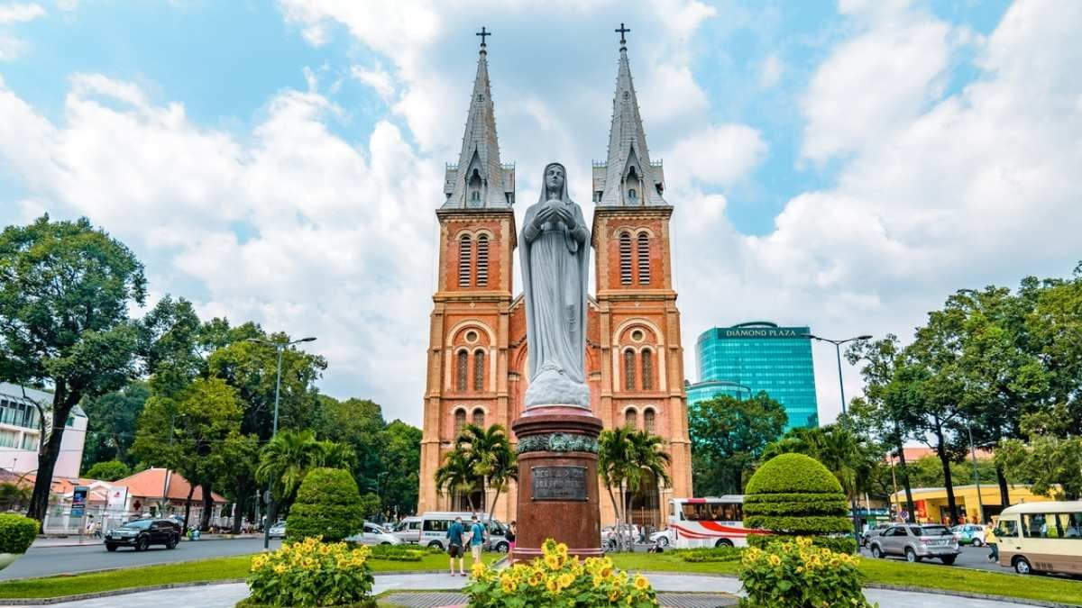 nhà thờ đức bà ở đâu - Hình 2