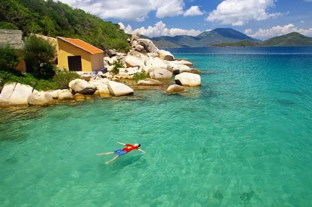 Vịnh Vân Phong: Cẩm Nang Khám Phá 4 Thiên Đường Biển Nha Trang Vịnh Vân Phong: Cẩm Nang Khám Phá 4 Thiên Đường Biển Nha Trang