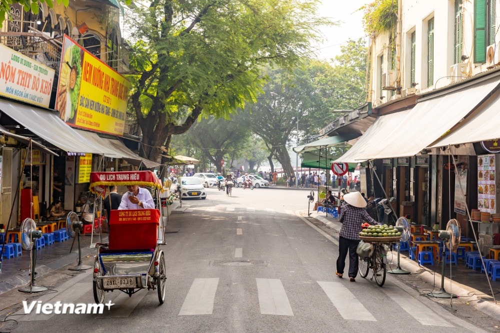 phố vẫy ban ngày ở thủ đô hà nội - Hình 4