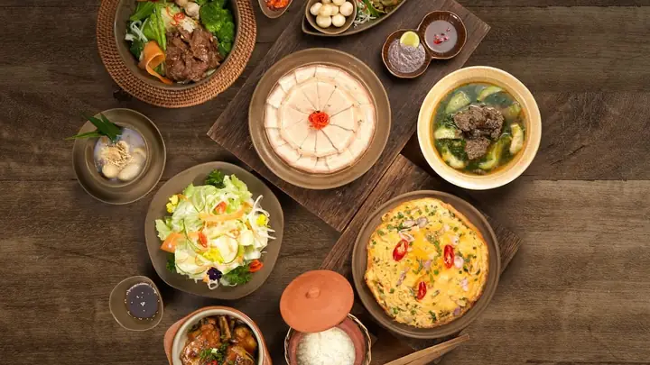 Review Chi Tiết 9 Quán Ăn Gia Đình Bình Thạnh: Từ Ngon Đến Tiện Lợi