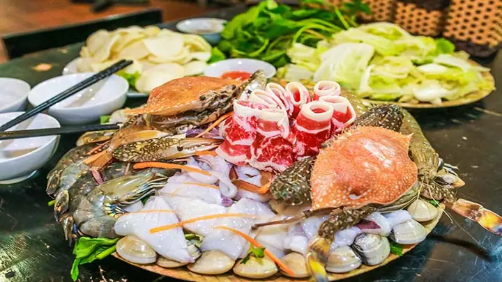 Đánh Giá Chi Tiết 10 Quán Hải Sản Đà Nẵng: Trải Nghiệm Thực Tế Và Bảng So Sánh Khách Quan