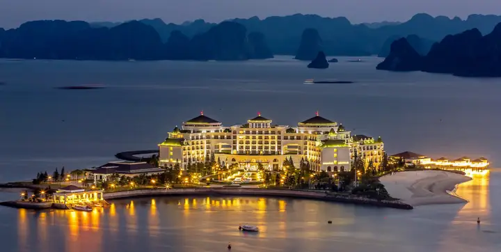 Quảng Ninh Có Gì Nổi Tiếng? Cẩm Nang Tổng Hợp Điểm Đến Không Thể Bỏ Lỡ