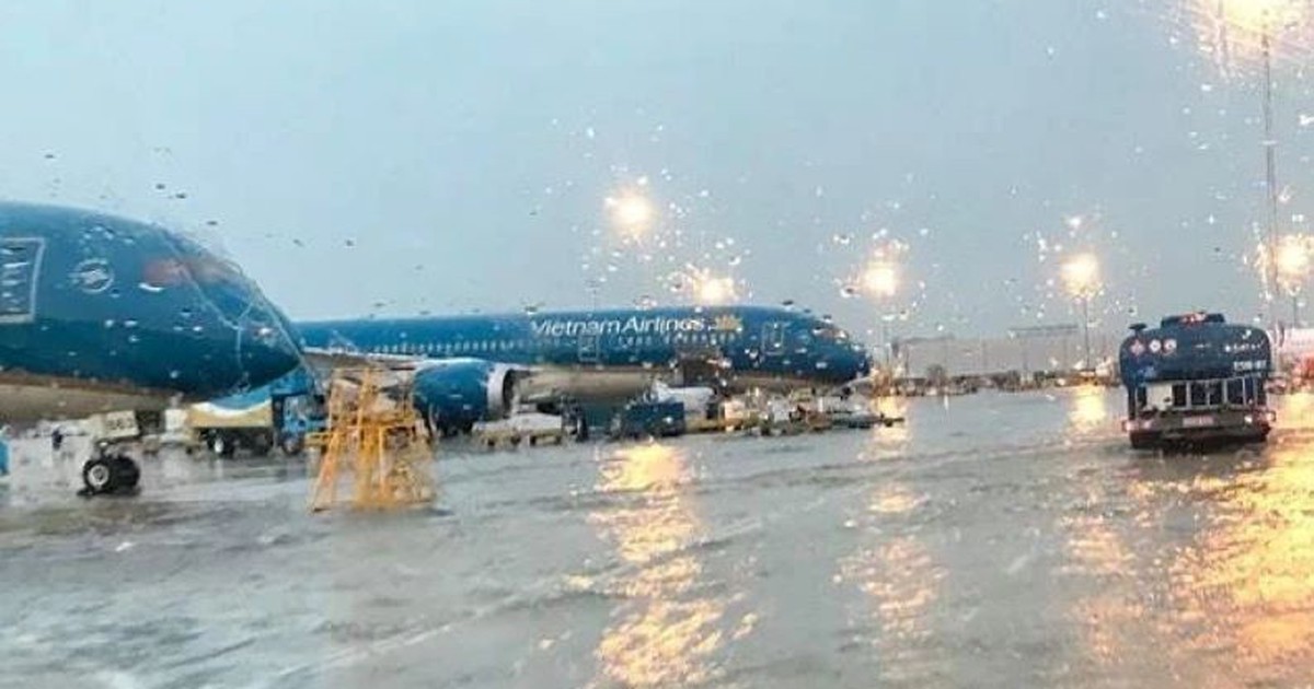 sân bay nội bài đóng cửa do bão - Hình 3
