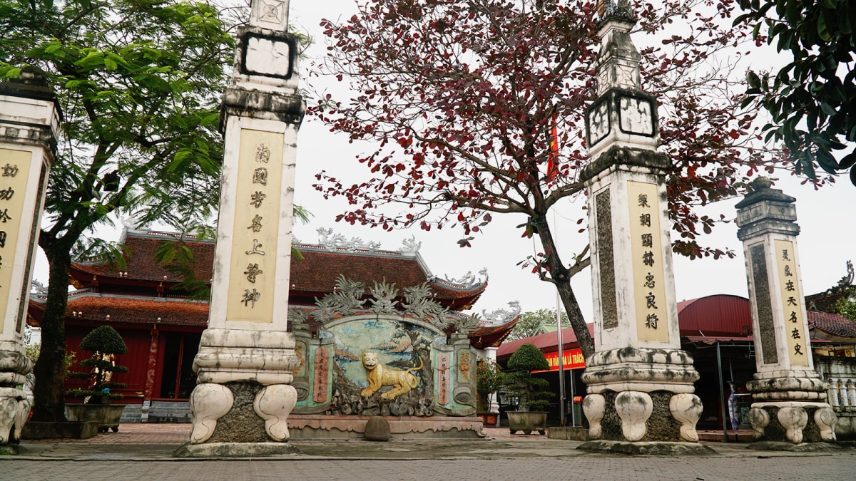 sự tích đền ông hoàng mười hà tĩnh