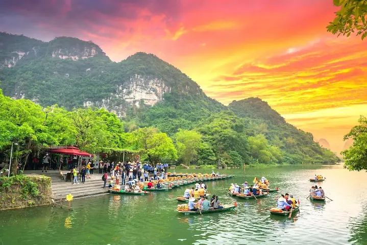 Tam Cốc Bích Đông Ninh Bình: Cẩm Nang Khám Phá Di Sản Thiên Nhiên Kỳ Vĩ Tam Cốc Bích Đông Ninh Bình: Cẩm Nang Khám Phá Di Sản Thiên Nhiên Kỳ Vĩ