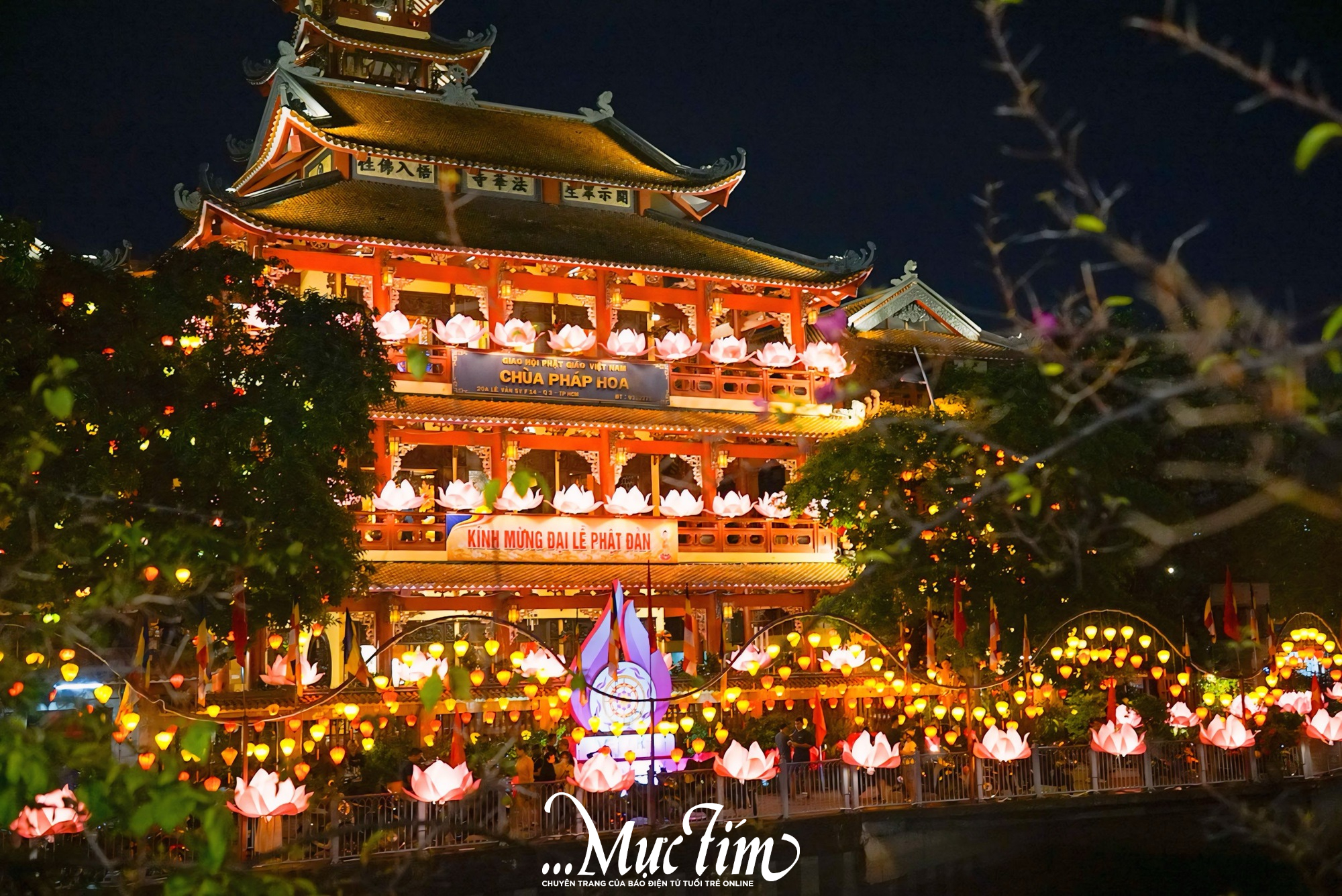 thả đèn hoa đăng chùa pháp hoa - Hình 2