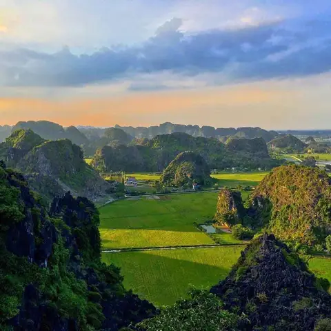 Cẩm Nang Du Lịch Ninh Bình Tháng 7: Thời Tiết, Điểm Đến Và Ẩm Thực