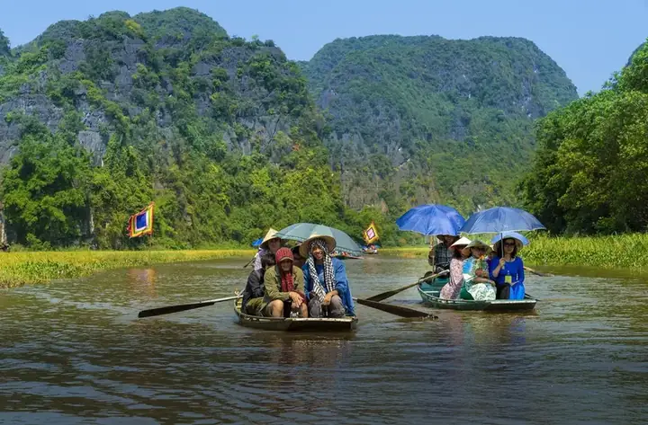 Cẩm Nang Du Lịch Ninh Bình Tháng 7: Thời Tiết, Điểm Đến Và Ẩm Thực