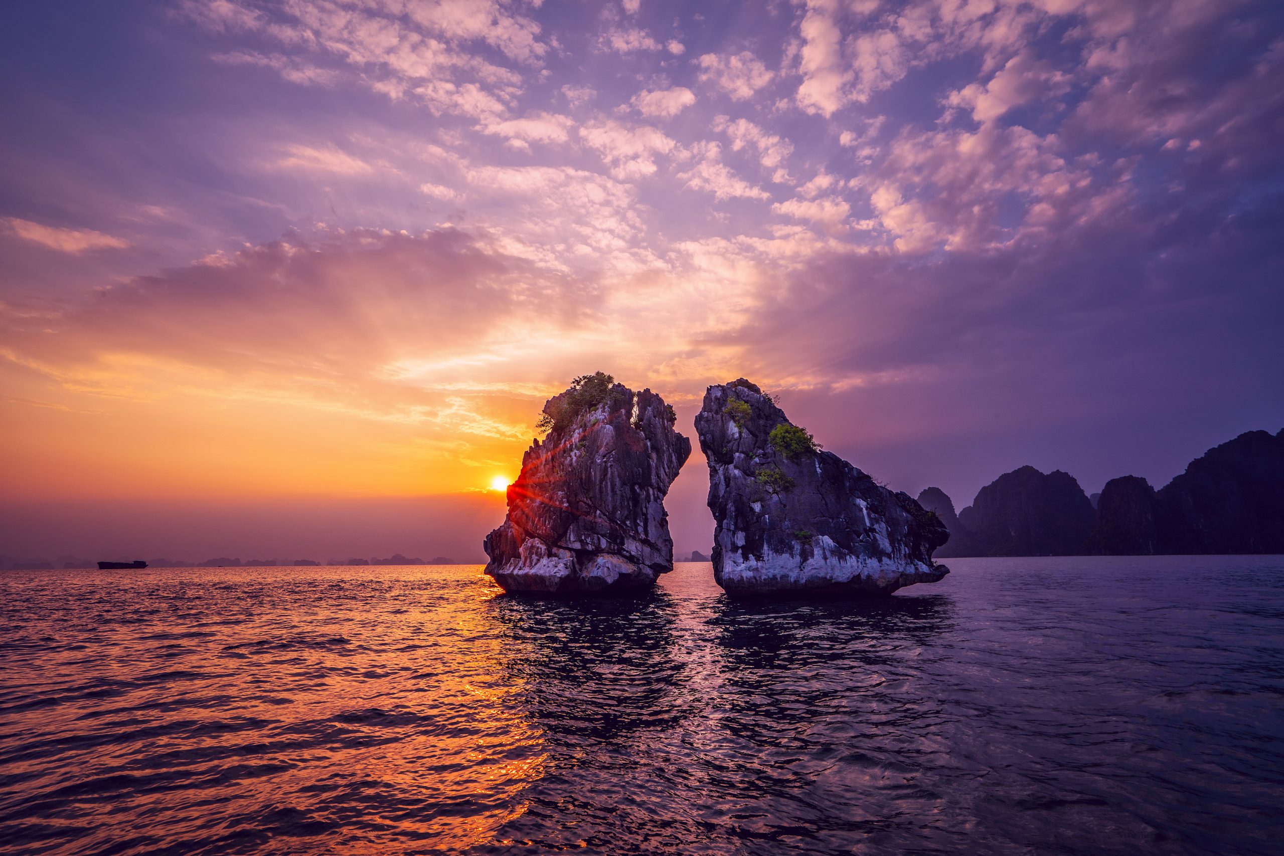 tim hieu ve vinh ha long - Hình 2