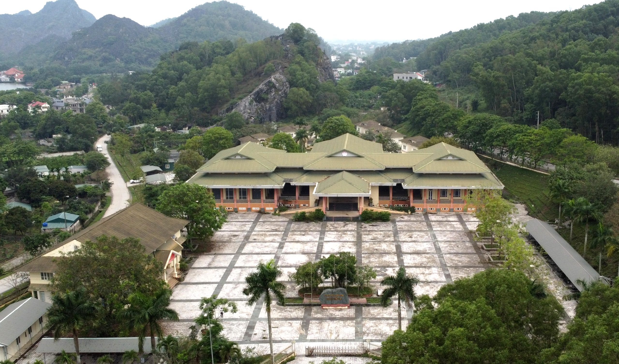 trung tâm hội nghị hàm rồng - Hình 2