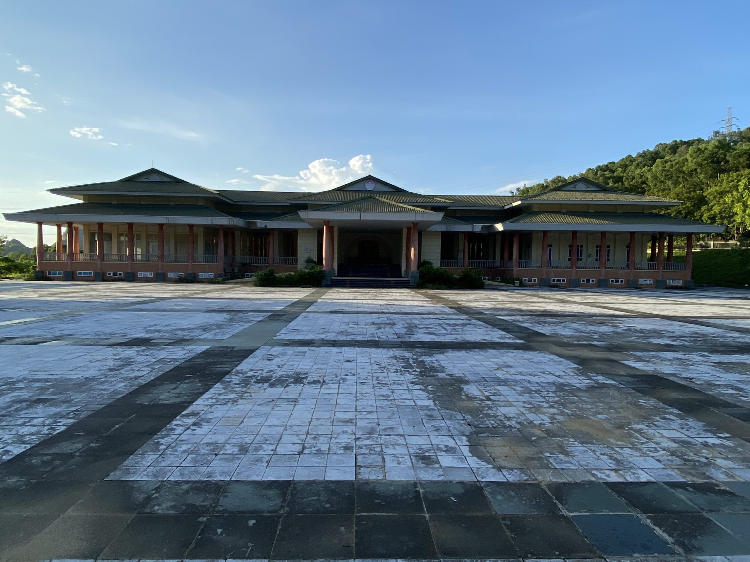 trung tâm hội nghị hàm rồng