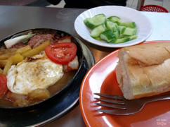 trung thành bít tết & bánh mì chảo - Hình 3