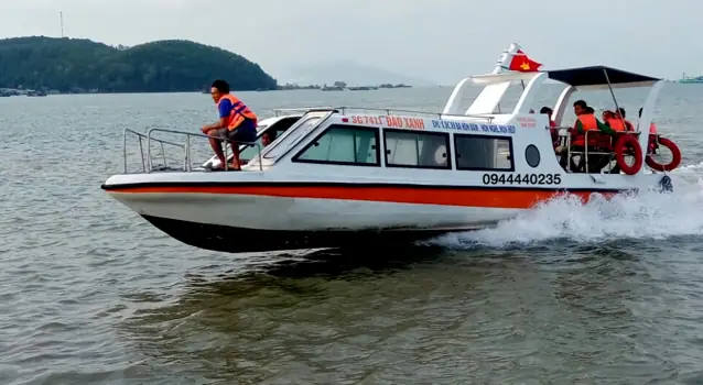 Hướng Dẫn Chi Tiết Giá Vé Tàu Đi Đảo Bà Lụa: So Sánh Tàu Cao Tốc & Tàu Gỗ