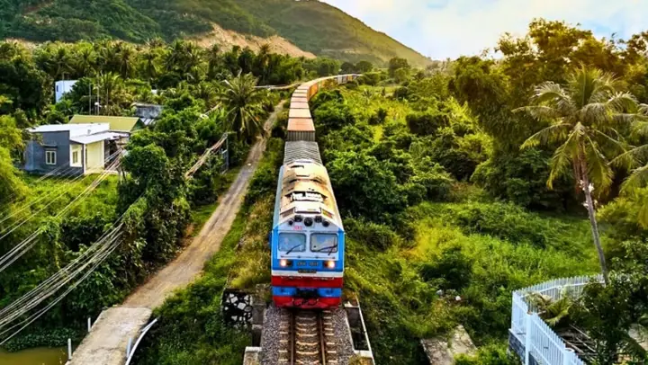 Top 5 Vé Tàu Hà Nội Quy Nhơn Uy Tín Nhất: Đánh Giá Chi Tiết