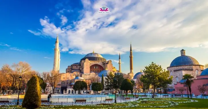 Vương Cung Thánh Đường Hagia Sophia - Điểm Đến Không Thể Bỏ Quan Khi Du Lịch Thổ Nhĩ Kỳ Vương Cung Thánh Đường Hagia Sophia - Điểm Đến Không Thể Bỏ Quan Khi Du Lịch Thổ Nhĩ Kỳ