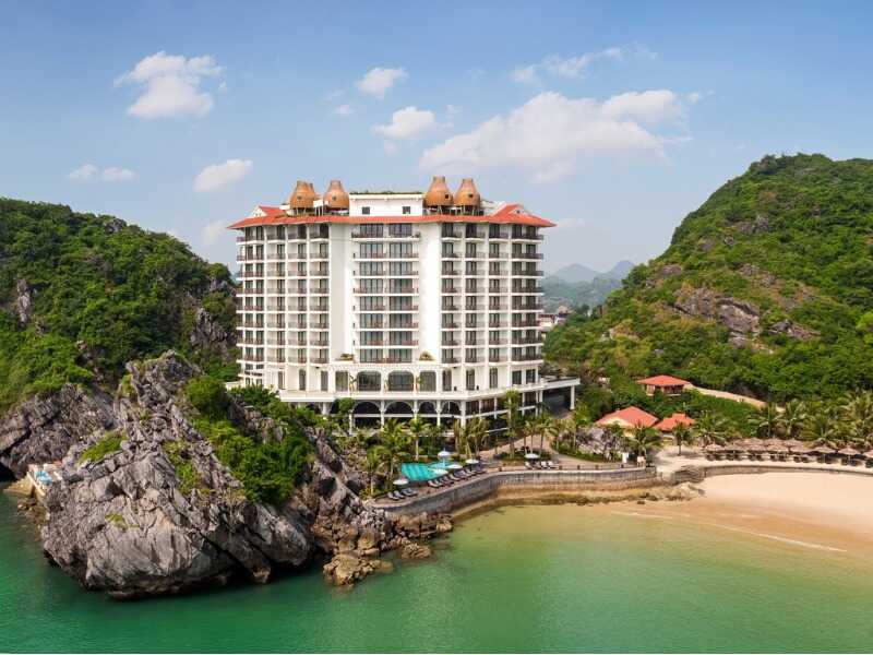 where to stay on cat ba island