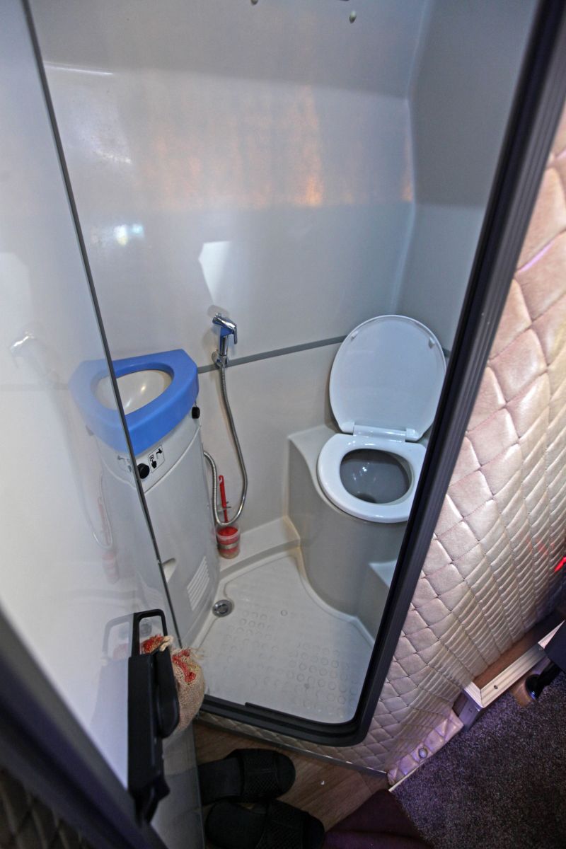 xe phương trang có nhà vệ sinh không - Hình 2