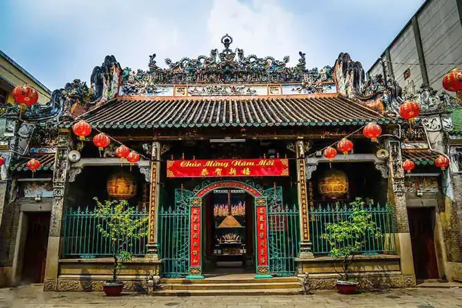 Cẩm Nang Xin Xăm Tại 5 Ngôi Chùa Linh Thiêng Nổi Tiếng Ở Tp.hcm