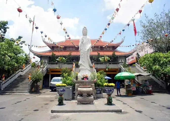 Cẩm Nang Xin Xăm Tại 5 Ngôi Chùa Linh Thiêng Nổi Tiếng Ở Tp.hcm