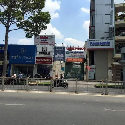 Anh Ngoại Quán: Địa Chỉ, Không Gian & Thực Đơn