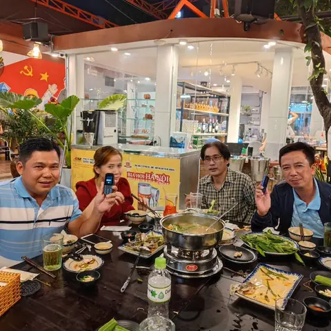 Anh Ngoại Quán: Địa Chỉ, Không Gian & Thực Đơn